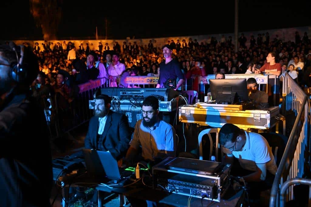 קרוב לרבבה במעמד כבוד התורה באלעד • גלריה: