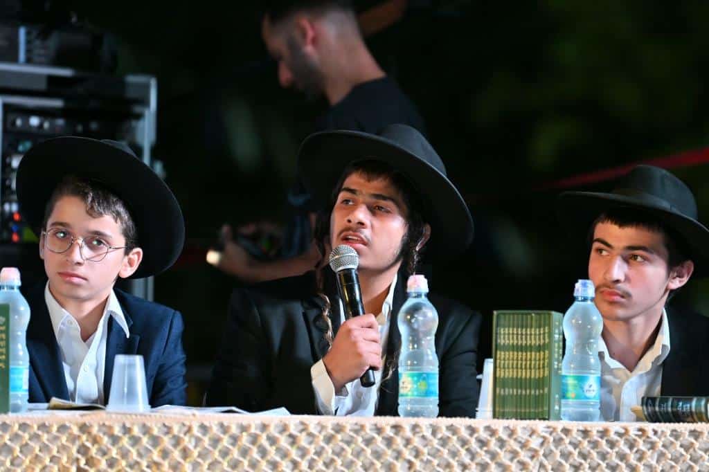 קרוב לרבבה במעמד כבוד התורה באלעד • גלריה: