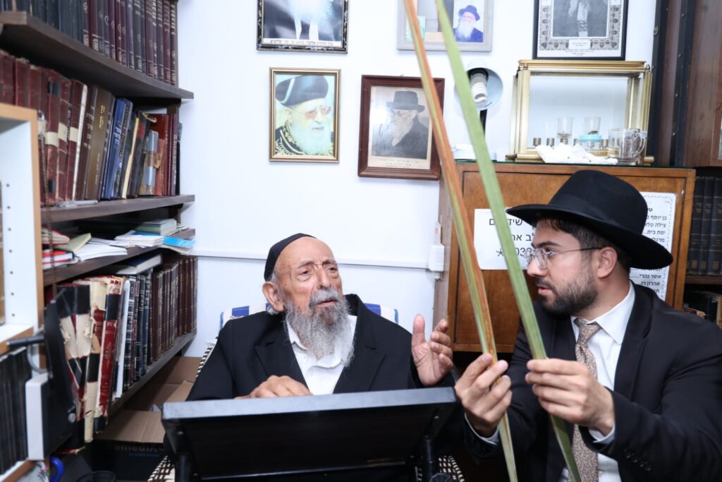 טרם אשפוזו נשיא המועצת הגר"ש בעדני בחר ארבעת המינים