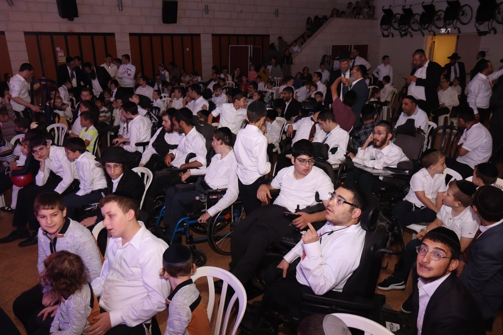 שמחת בית השואבה המרכזית של ארגון החסד "אח לאח" • גלריה