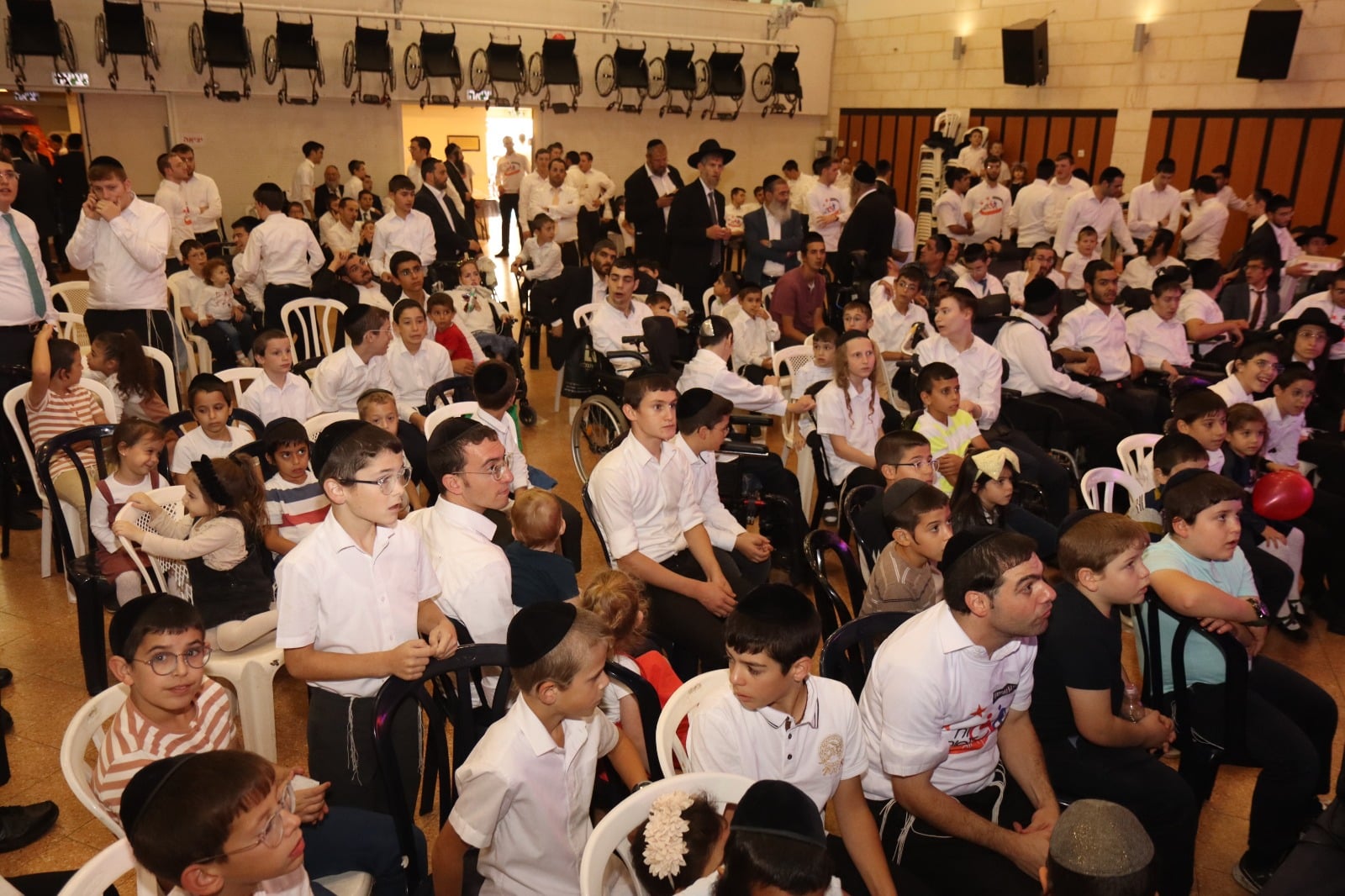 שמחת בית השואבה המרכזית של ארגון החסד "אח לאח" • גלריה