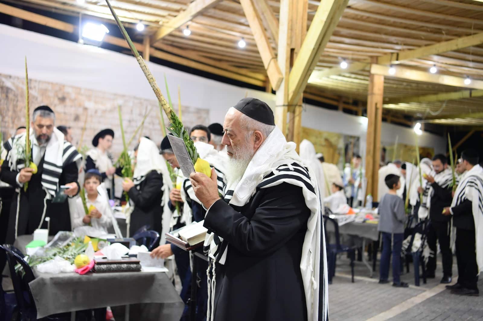 הושענא רבה אצל הגאון רבי שלמה עמאר • תיעוד