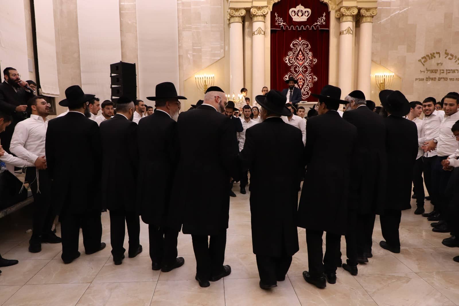 בישיבת בית הלוי רקדו בהקפות שניות - תיעוד