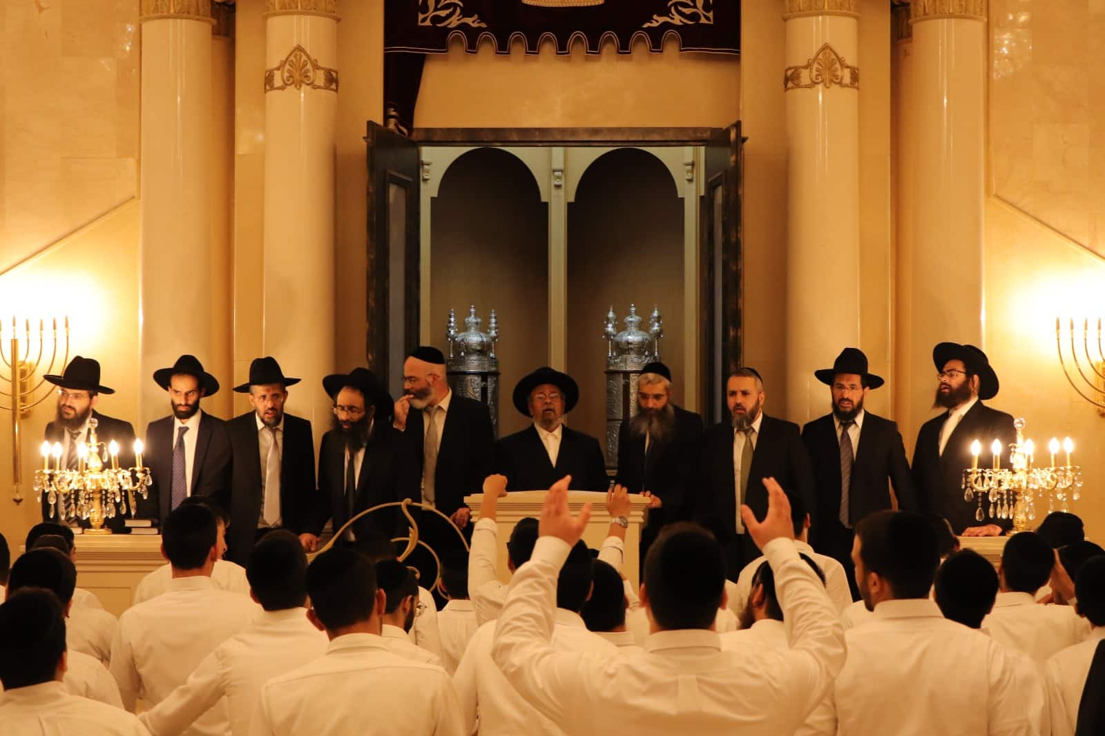 בישיבת בית הלוי רקדו בהקפות שניות - תיעוד