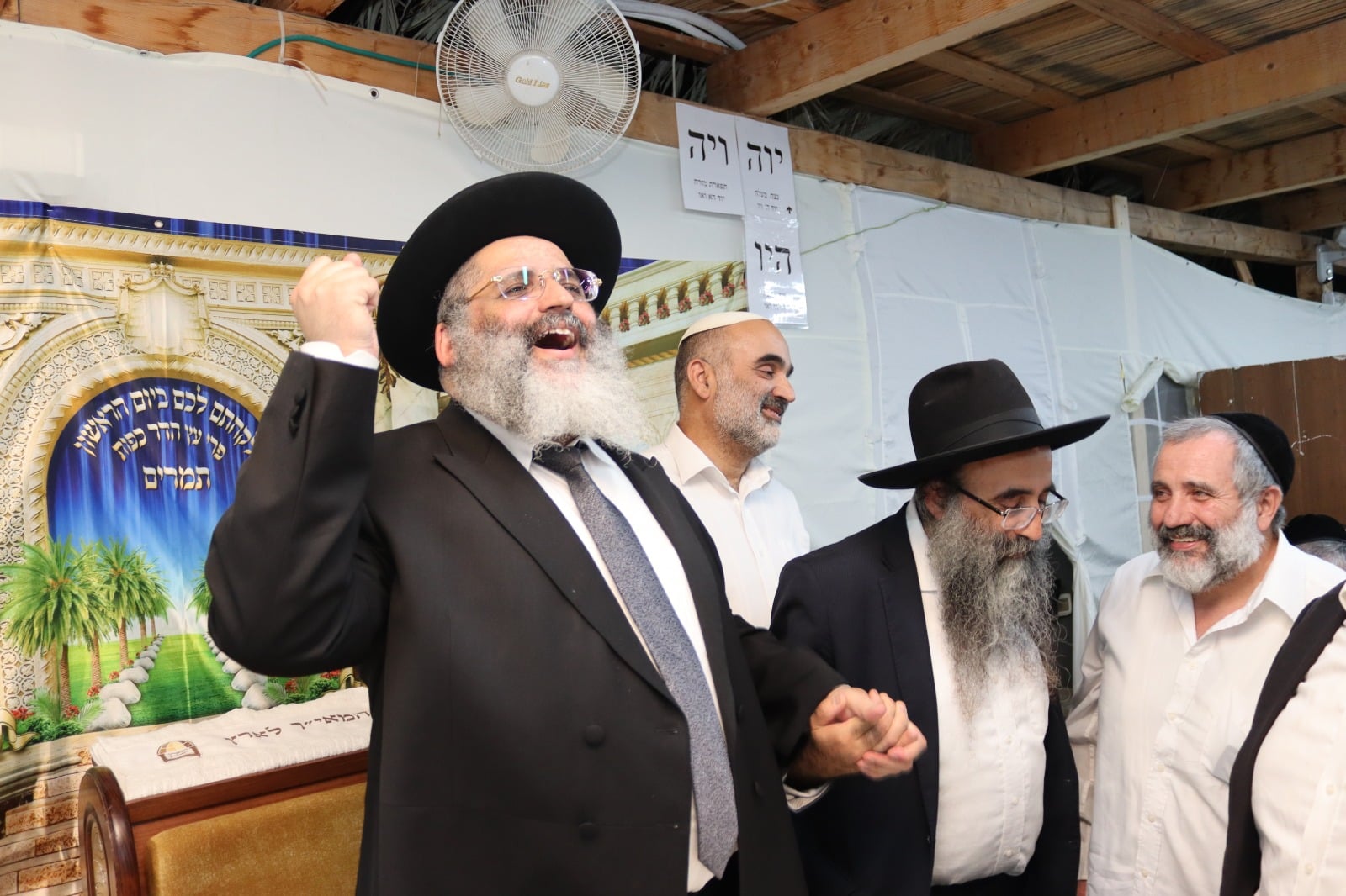 אלפים במעמד הקבלת פני רבו במעונו של הגה"צ רבי ישראל אברג'ל שליט"א