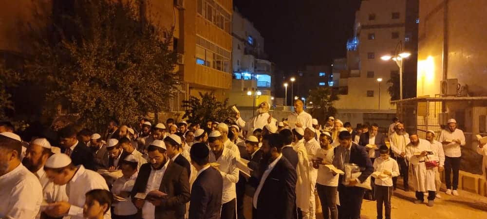 אלפים במעמד הקבלת פני רבו במעונו של הגה"צ רבי ישראל אברג'ל שליט"א