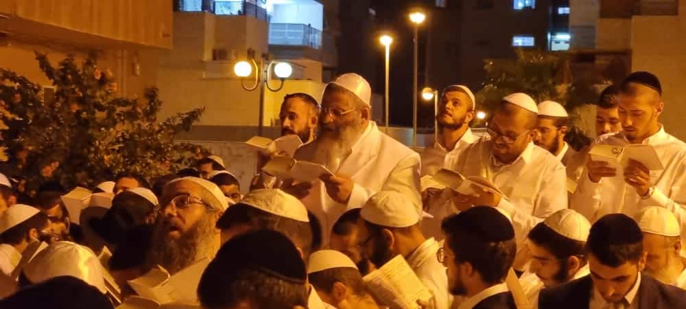 אלפים במעמד הקבלת פני רבו במעונו של הגה"צ רבי ישראל אברג'ל שליט"א