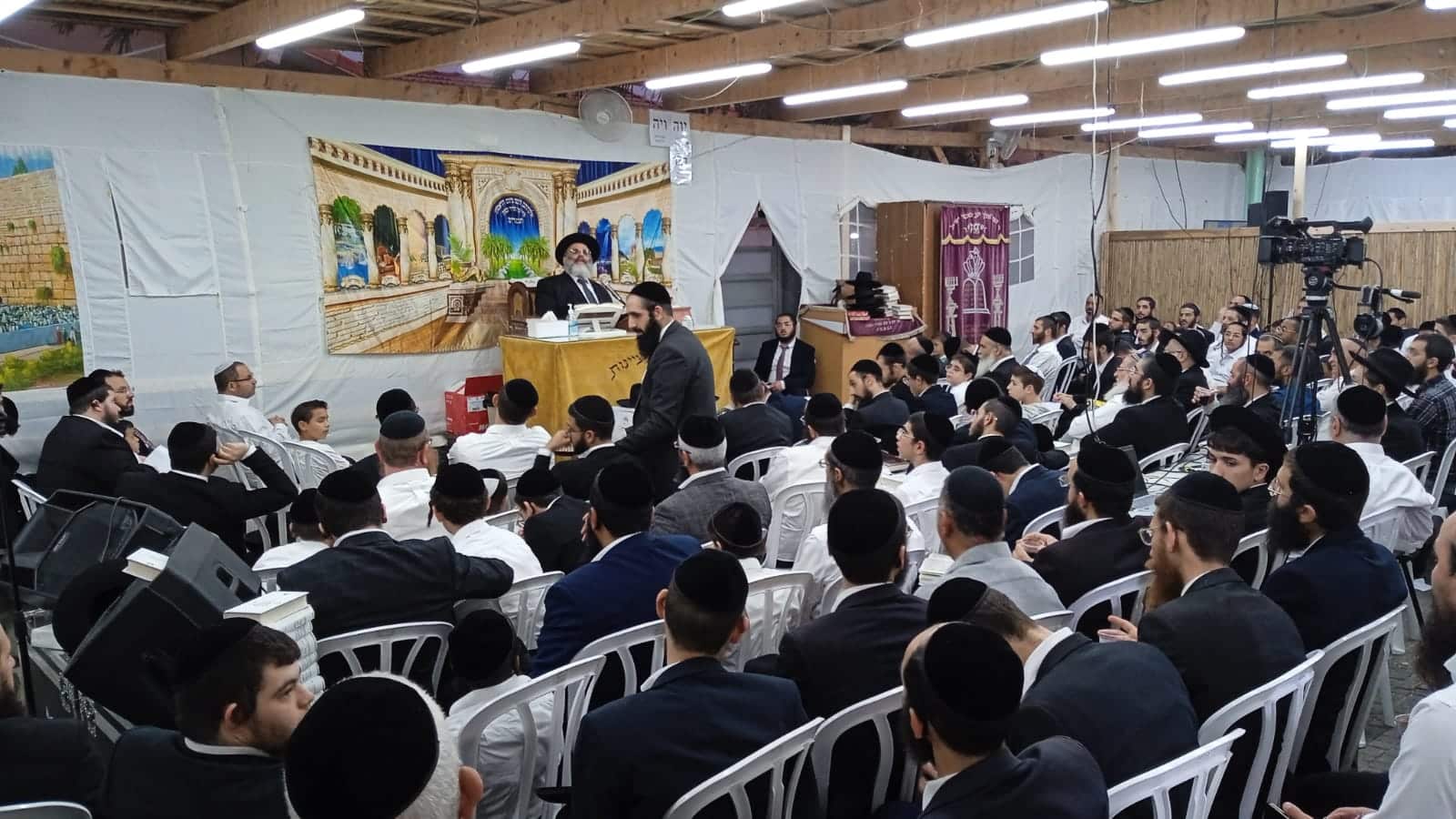 אלפים במעמד הקבלת פני רבו במעונו של הגה"צ רבי ישראל אברג'ל שליט"א