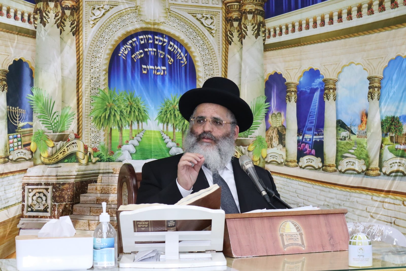 אלפים במעמד הקבלת פני רבו במעונו של הגה"צ רבי ישראל אברג'ל שליט"א