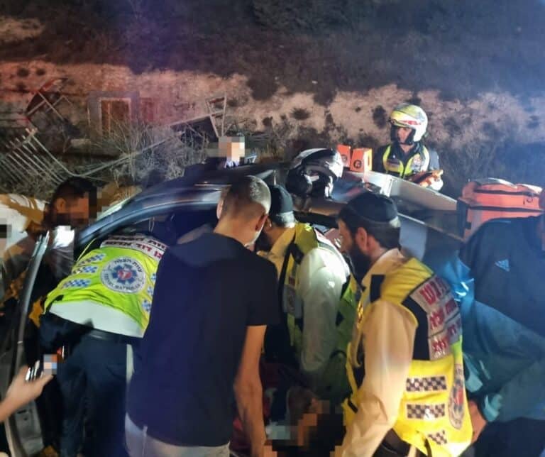 כביש הדמים בגאולה: אוטובוס פגע בחרדי