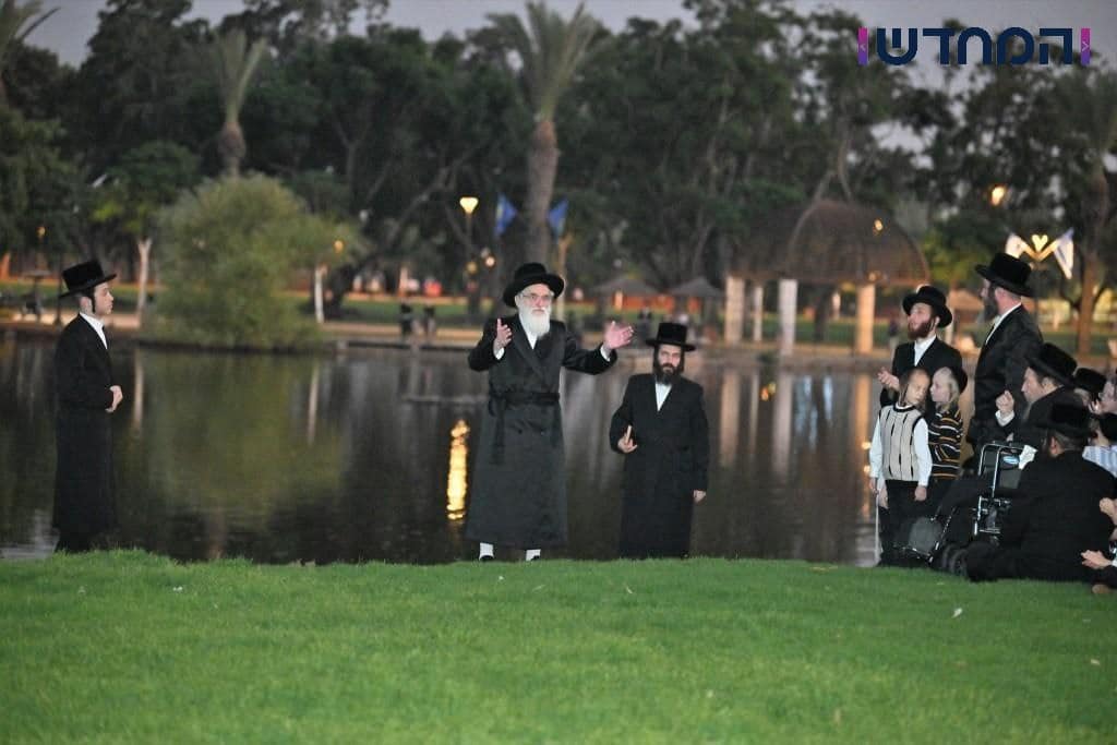 מראות ערב ומוצאי יום כיפור בחצר הקודש ויזניץ