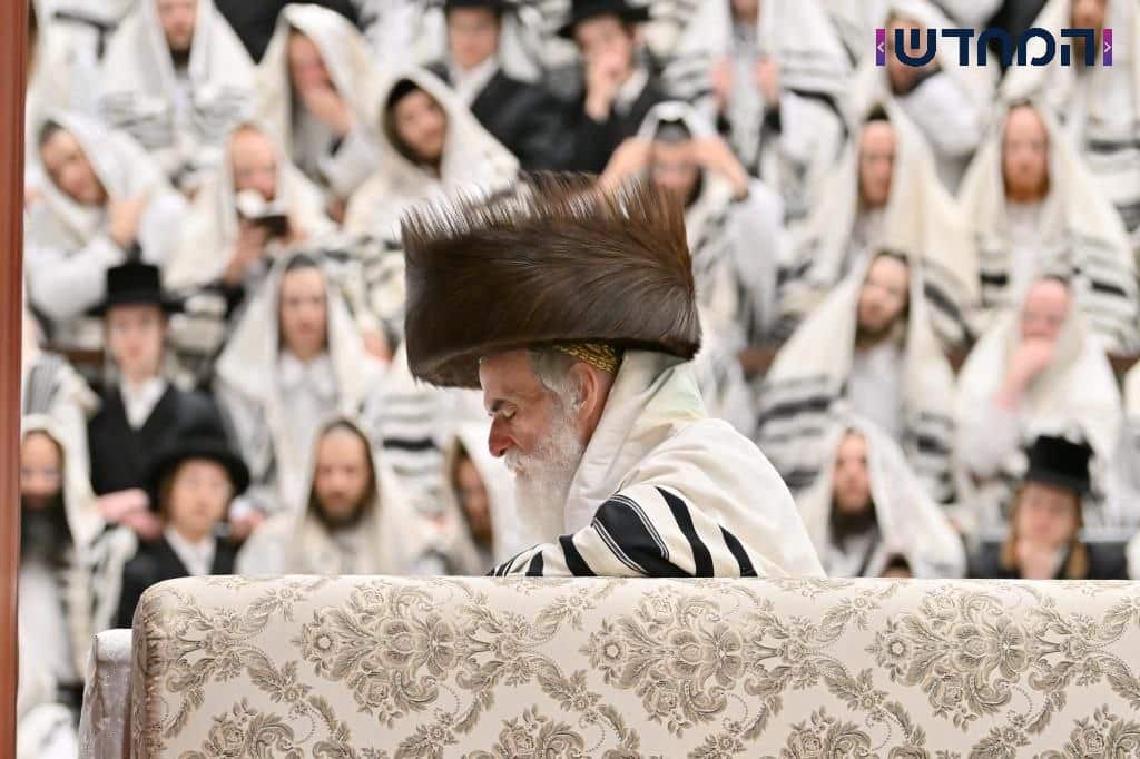 מראות ערב ומוצאי יום כיפור בחצר הקודש ויזניץ