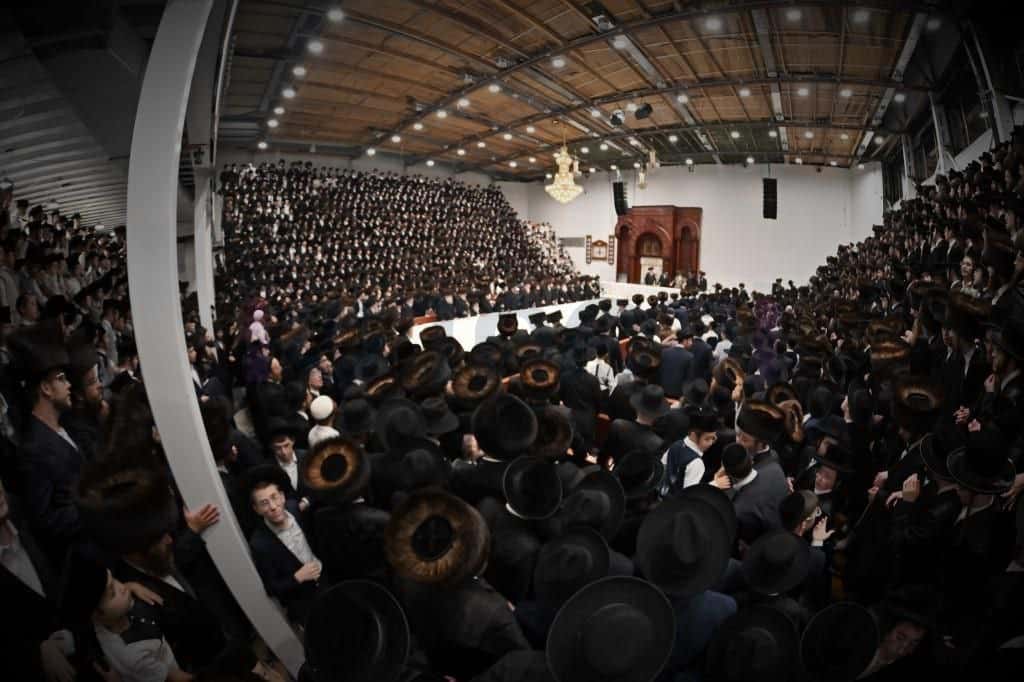 חג הסוכות בחצר הקודש ויזניץ • צפו בגלריה: