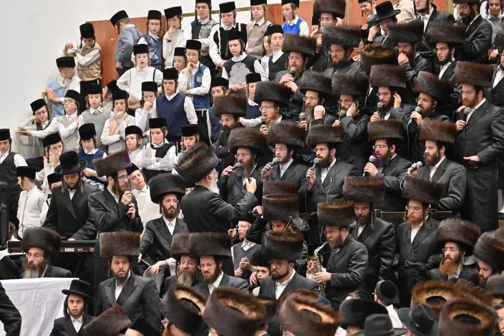 חג הסוכות בחצר הקודש ויזניץ • צפו בגלריה: