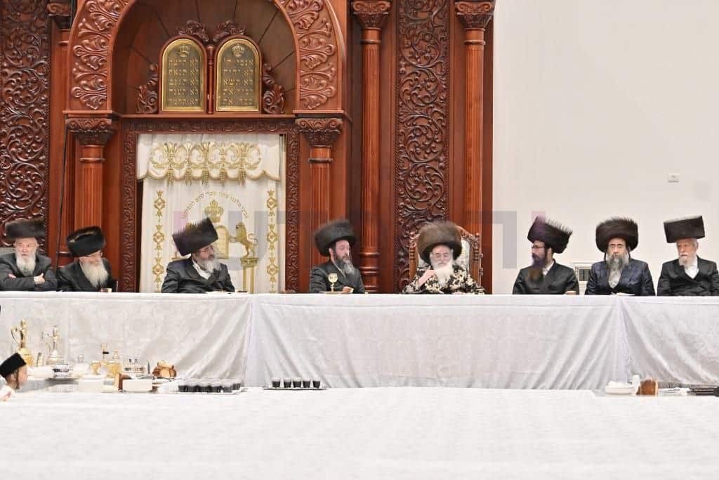 חג הסוכות בחצר הקודש ויזניץ • צפו בגלריה: