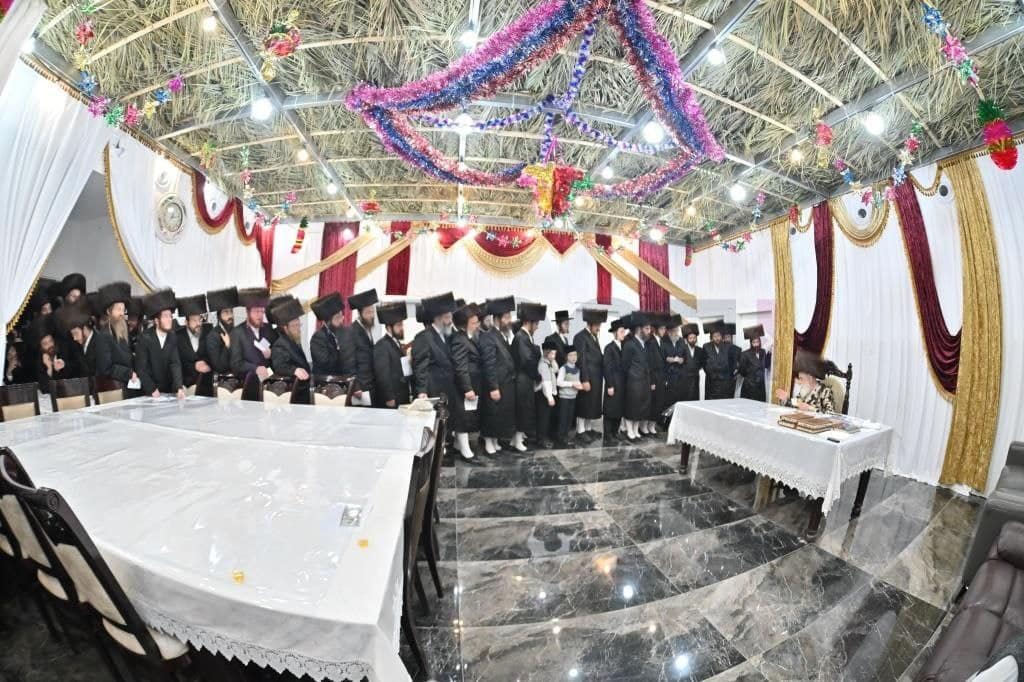 חג הסוכות בחצר הקודש ויזניץ • צפו בגלריה: