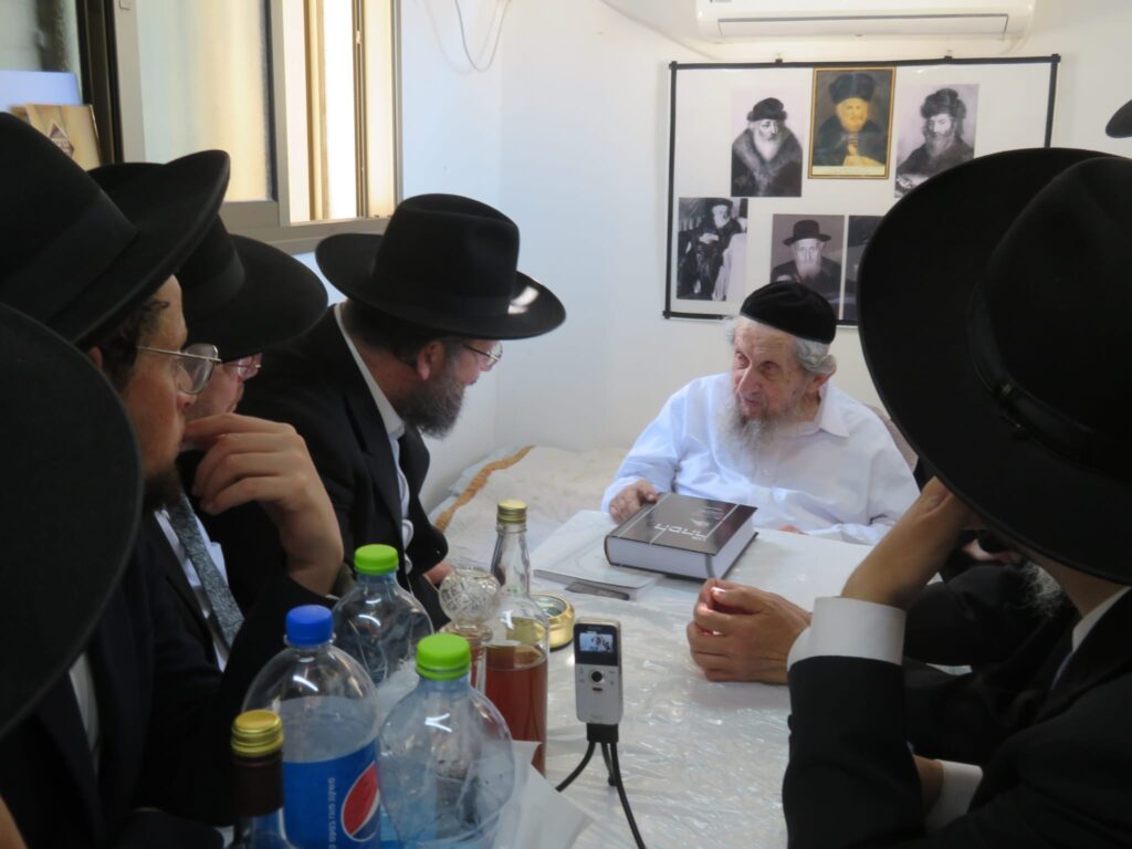 תיעוד: הקבלת פני רבו אצל מרן הגר"ד לנדו