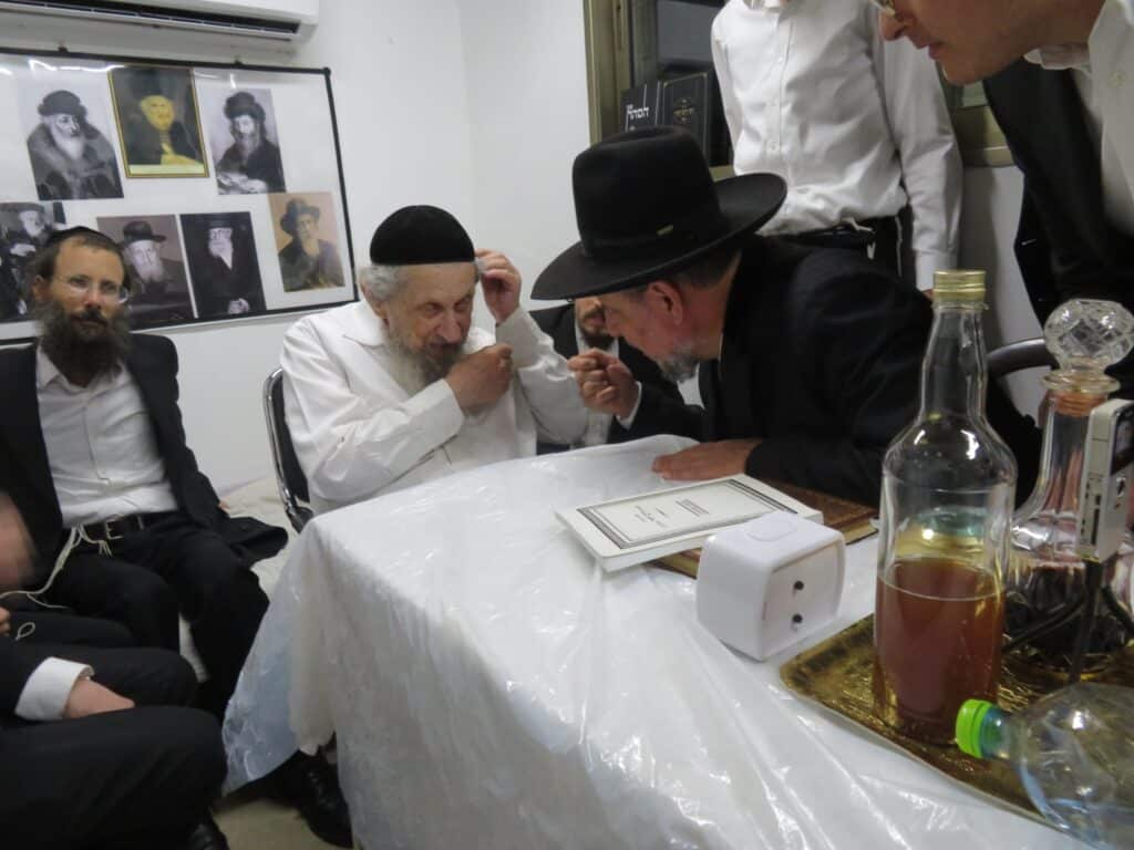 תיעוד: הקבלת פני רבו אצל מרן הגר"ד לנדו
