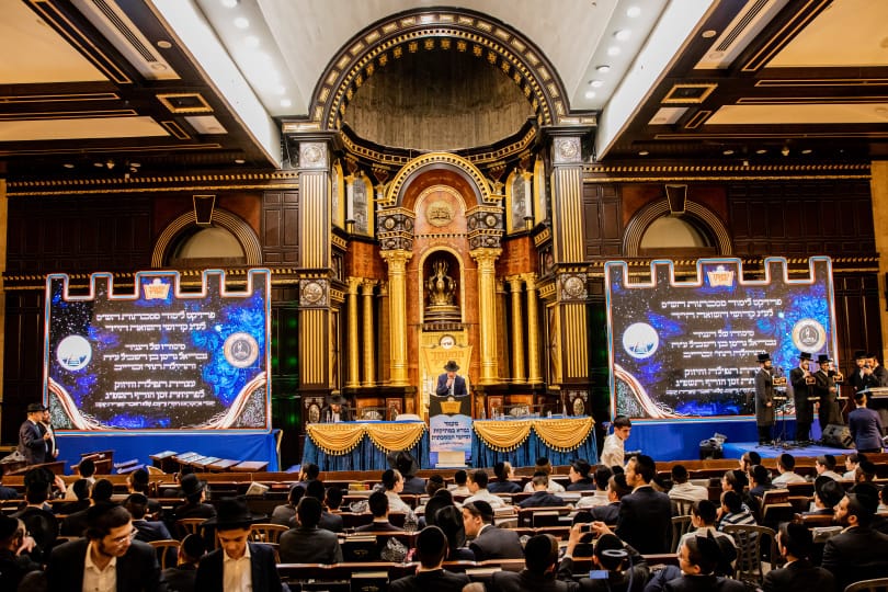 בהשתתפות הגרב"מ אזרחי: אלפי לומדים סיימו את מסכת 'סוכה'