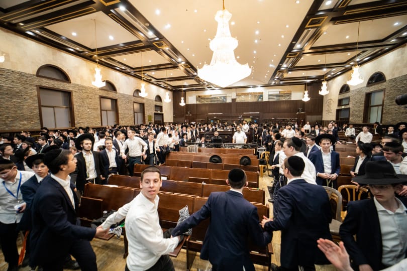 בהשתתפות הגרב"מ אזרחי: אלפי לומדים סיימו את מסכת 'סוכה'