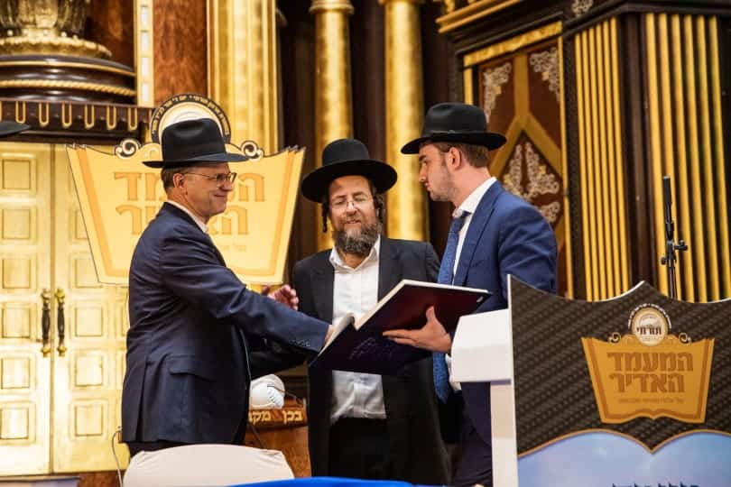 בהשתתפות הגרב"מ אזרחי: אלפי לומדים סיימו את מסכת 'סוכה'