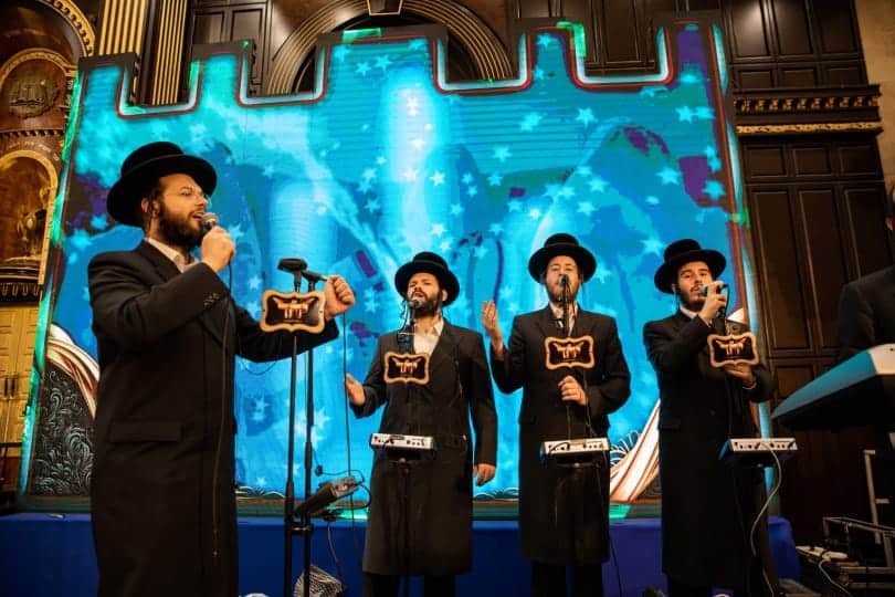 בהשתתפות הגרב"מ אזרחי: אלפי לומדים סיימו את מסכת 'סוכה'