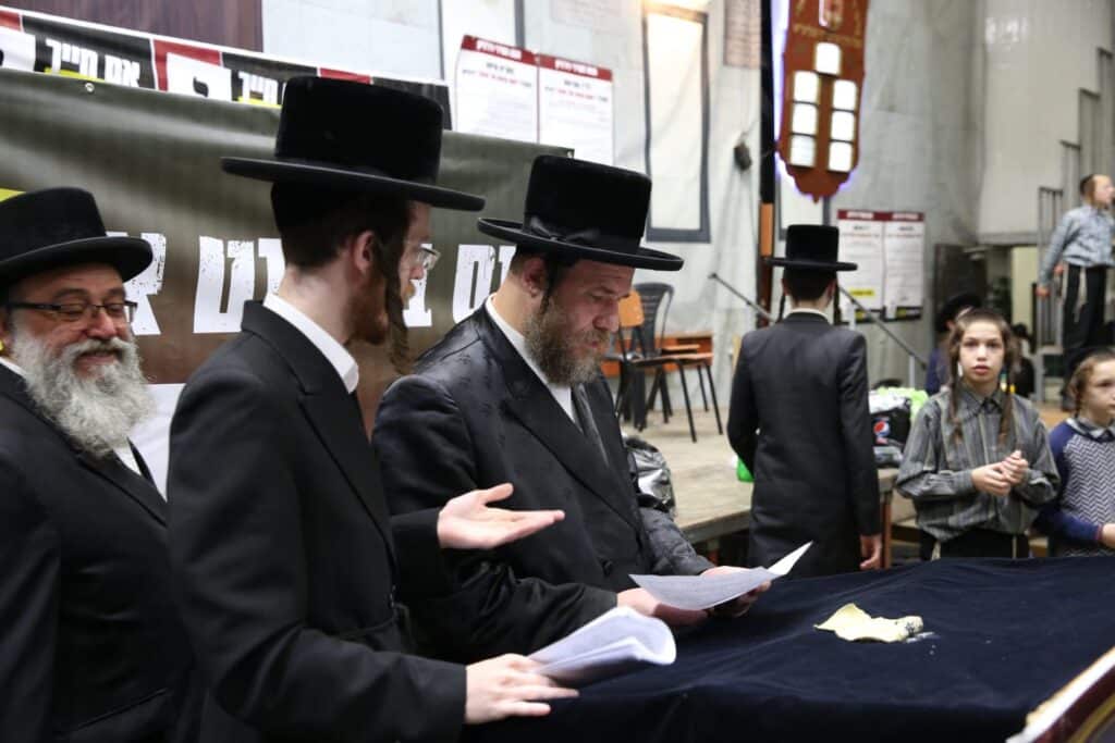 הצבא הויז'ניצאי מסתער על המתלבטים