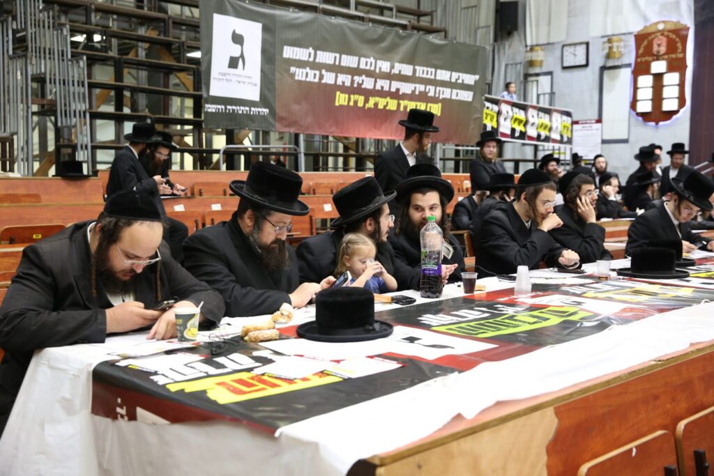 הצבא הויז'ניצאי מסתער על המתלבטים