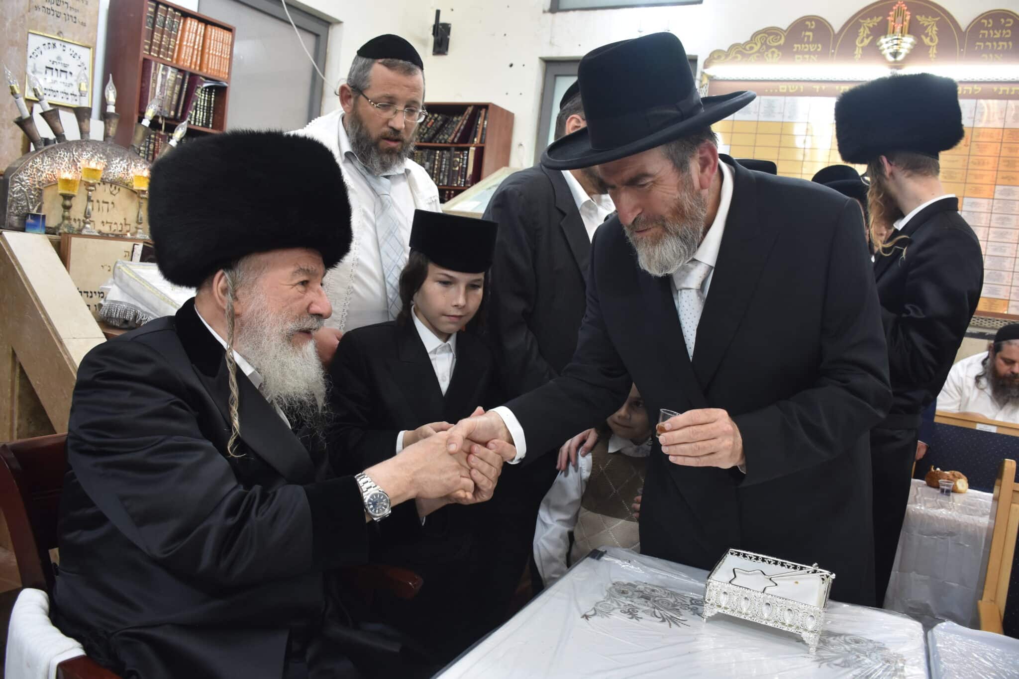 אדמו"ר מאשלג בעליה לציון זקנו כ"ק אדמו"ר מאשל • גלריה: