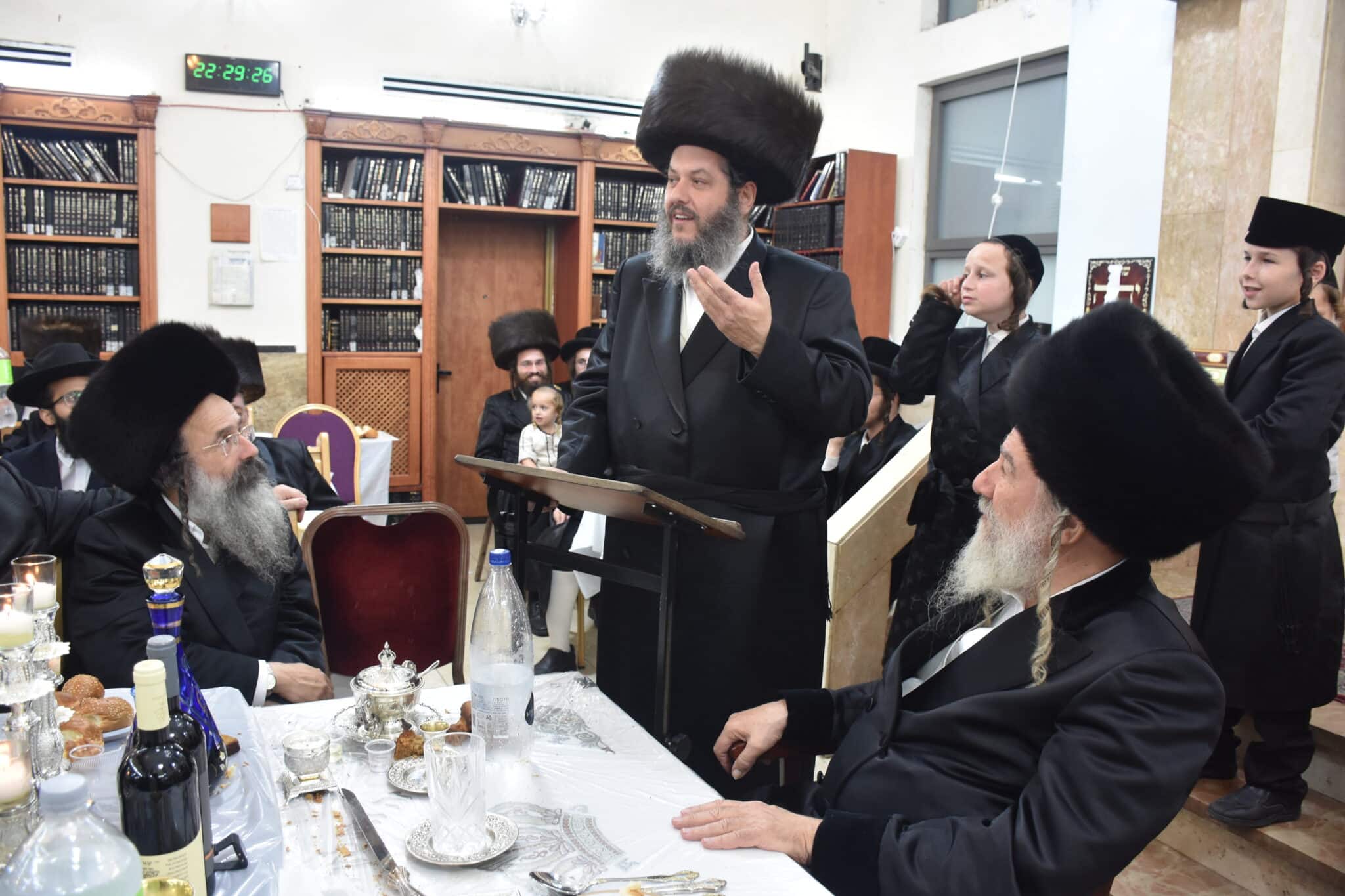 אדמו"ר מאשלג בעליה לציון זקנו כ"ק אדמו"ר מאשל • גלריה: