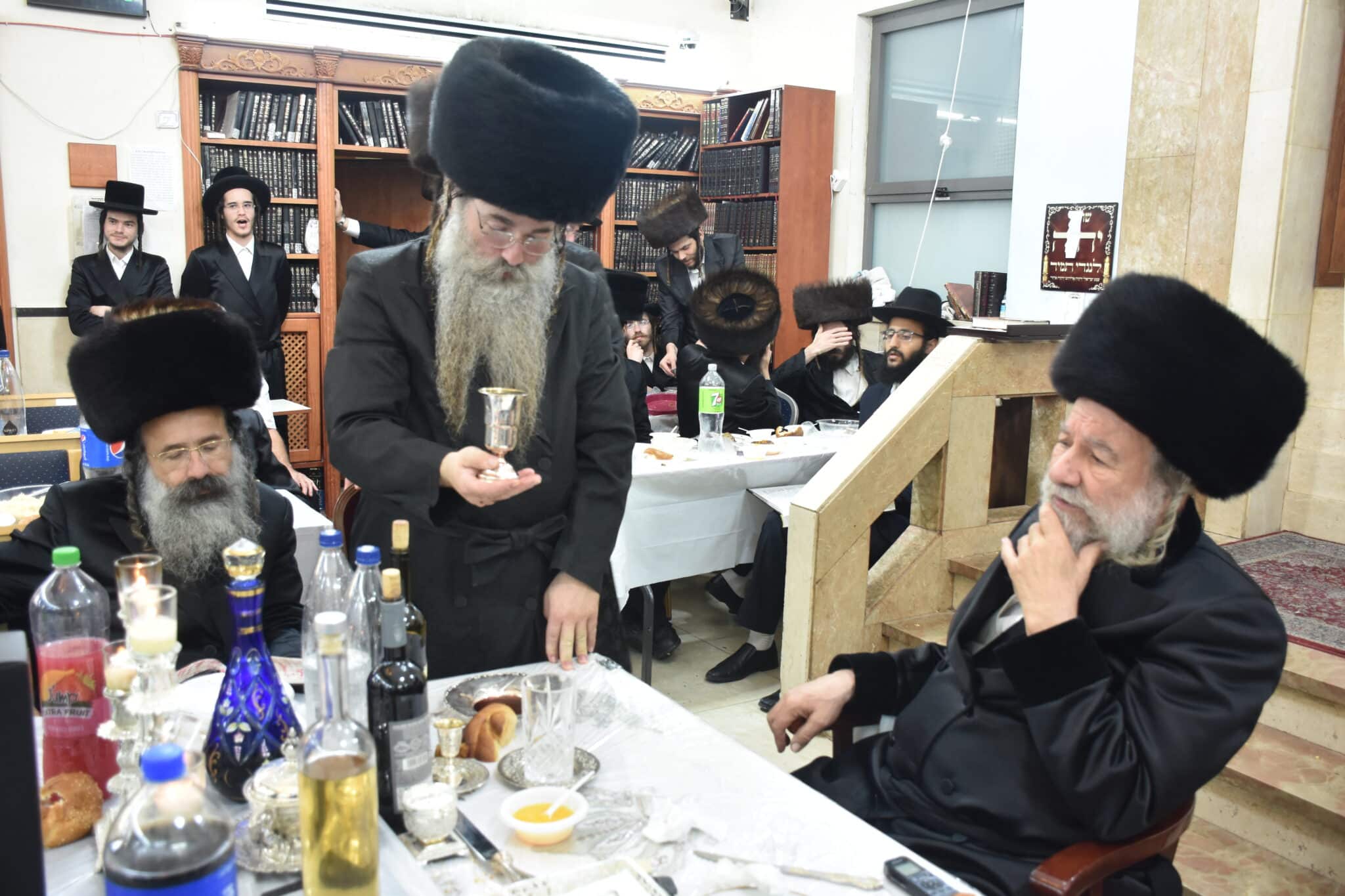 אדמו"ר מאשלג בעליה לציון זקנו כ"ק אדמו"ר מאשל • גלריה: