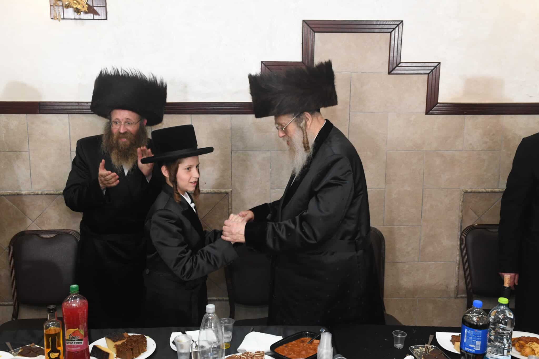 שמחת בר מצוה לנכד אב"ד זוועהיל בני ברק