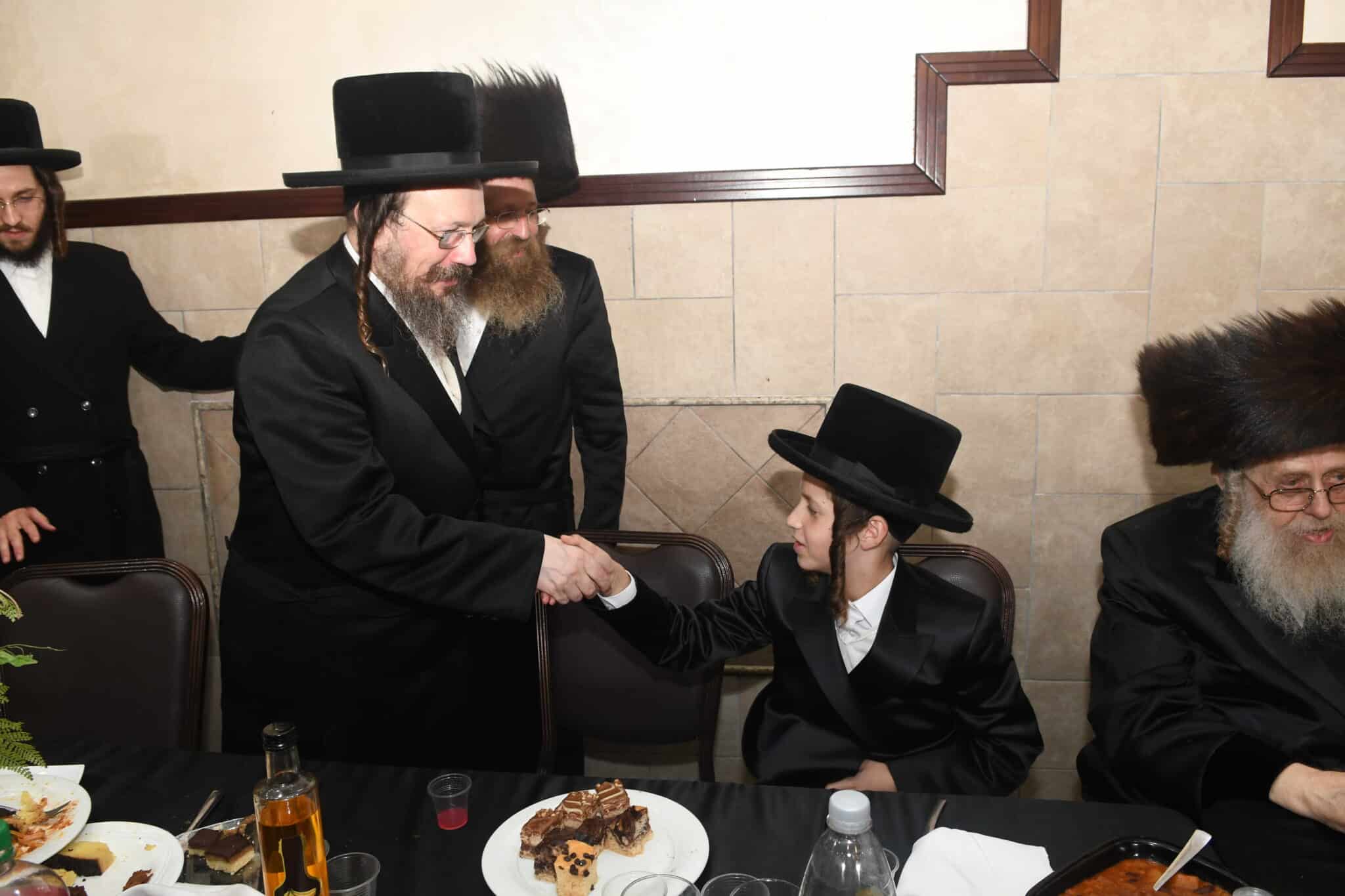 שמחת בר מצוה לנכד אב"ד זוועהיל בני ברק