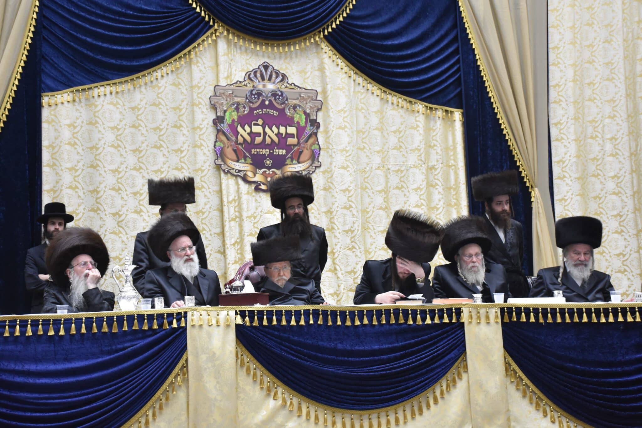 שמחת החתונה בחצרות אשלג ביאלא קומרנא