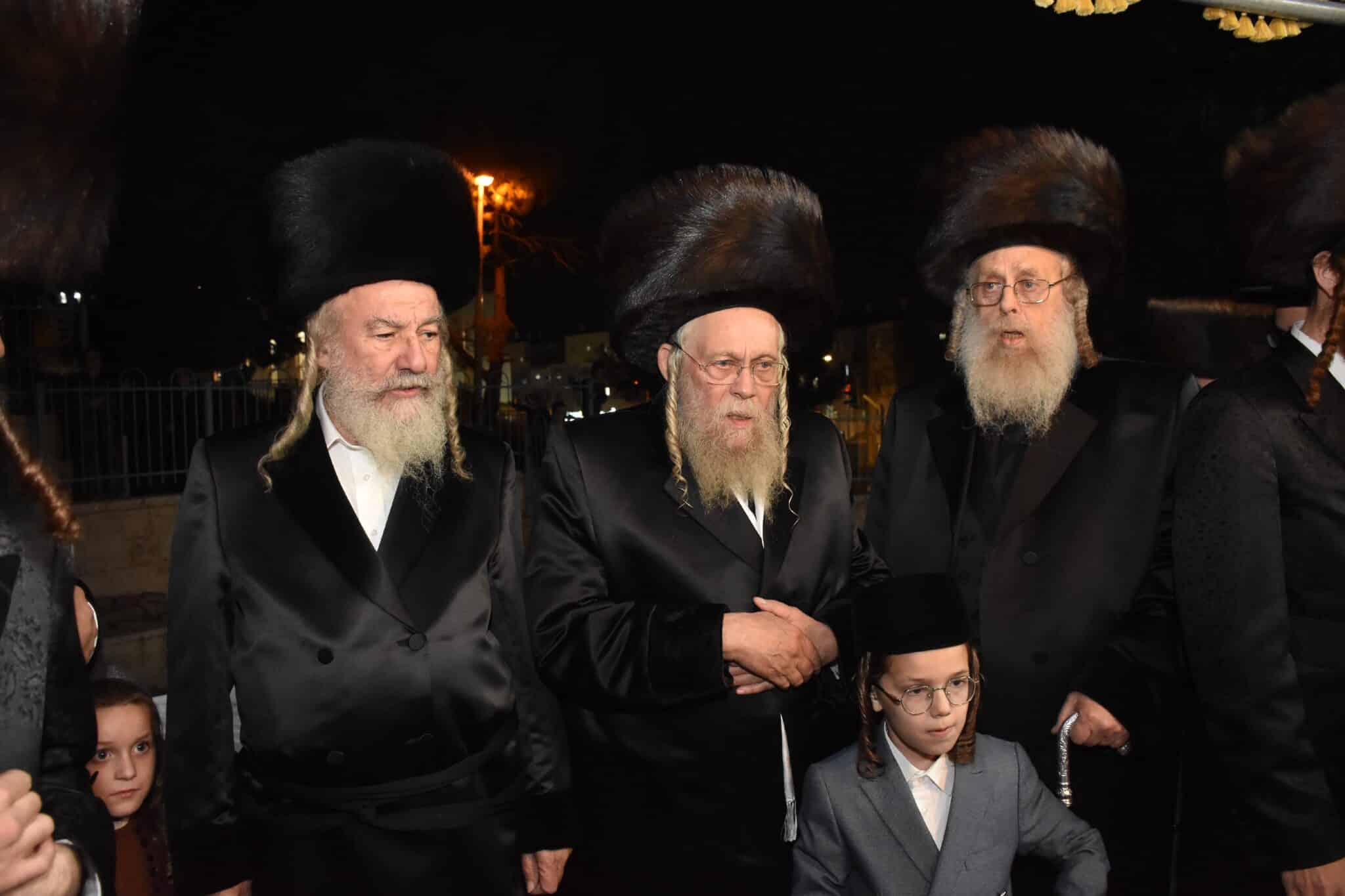 שמחת החתונה בחצרות אשלג ביאלא קומרנא