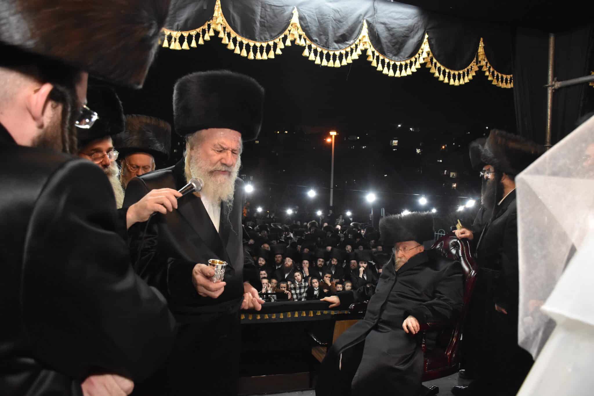 שמחת החתונה בחצרות אשלג ביאלא קומרנא