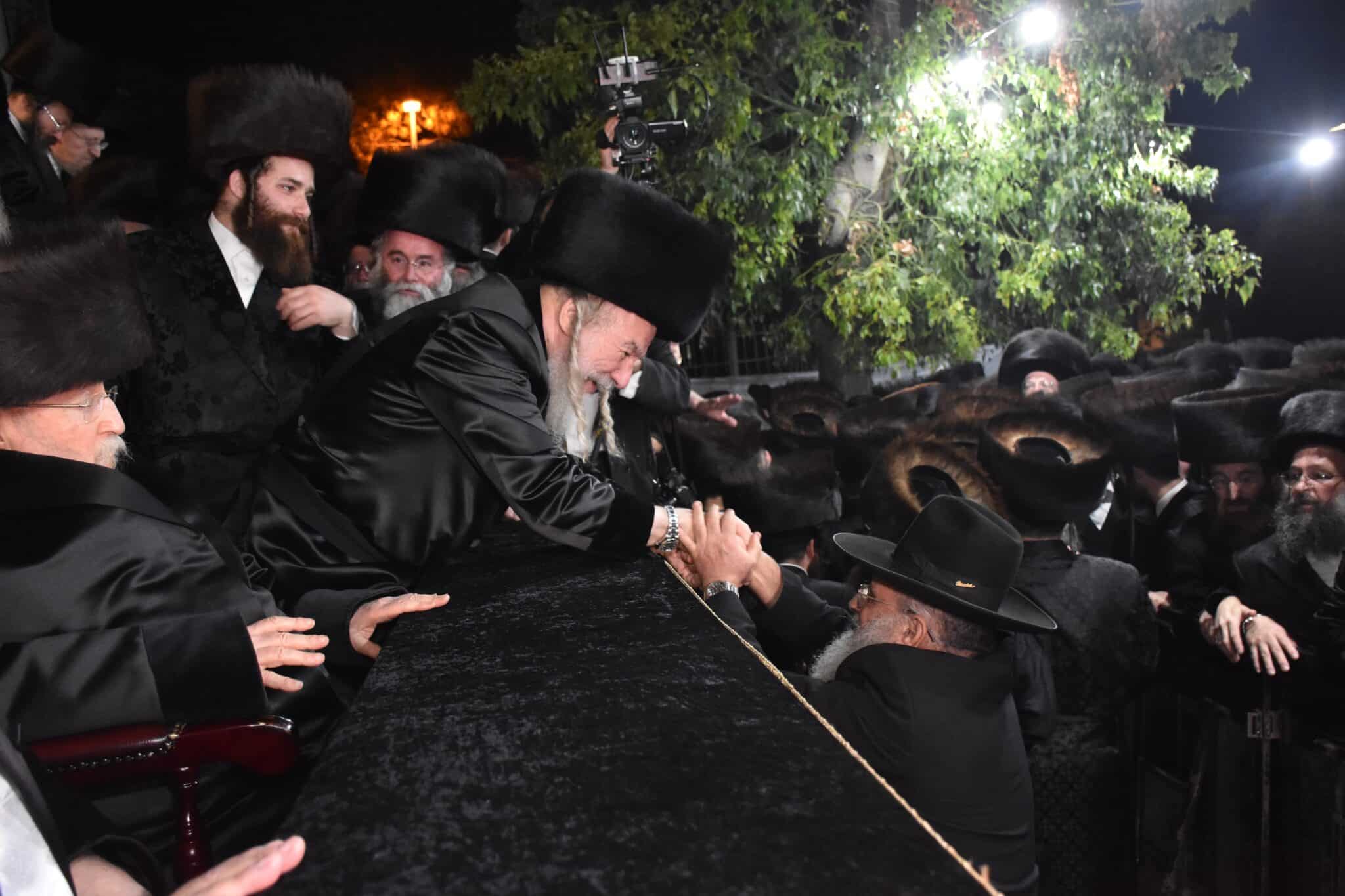 שמחת החתונה בחצרות אשלג ביאלא קומרנא