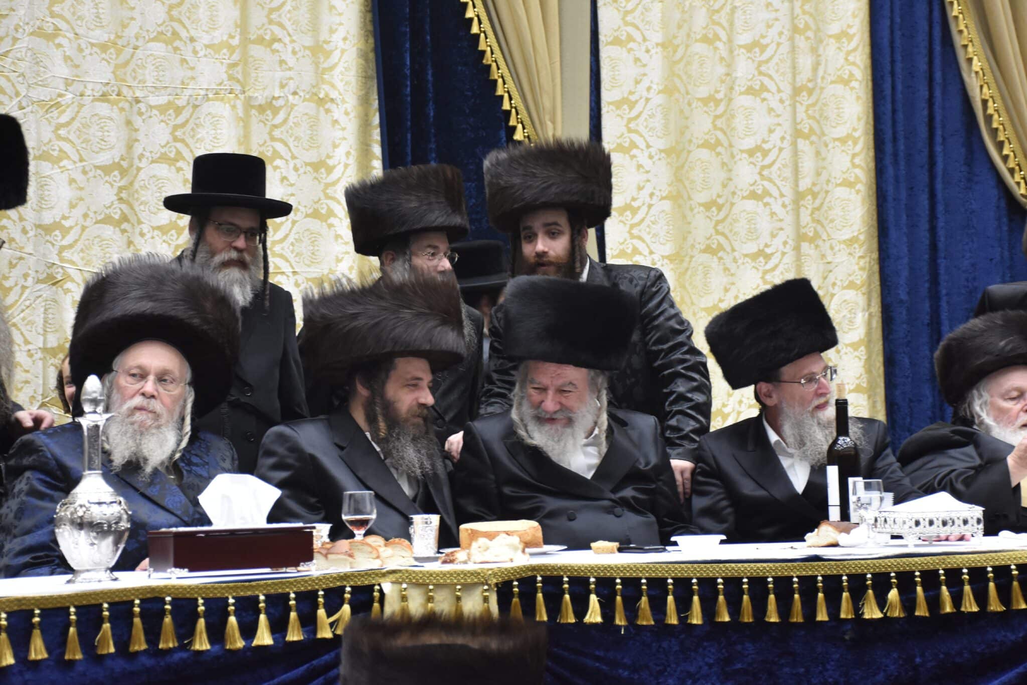 שמחת החתונה בחצרות אשלג ביאלא קומרנא