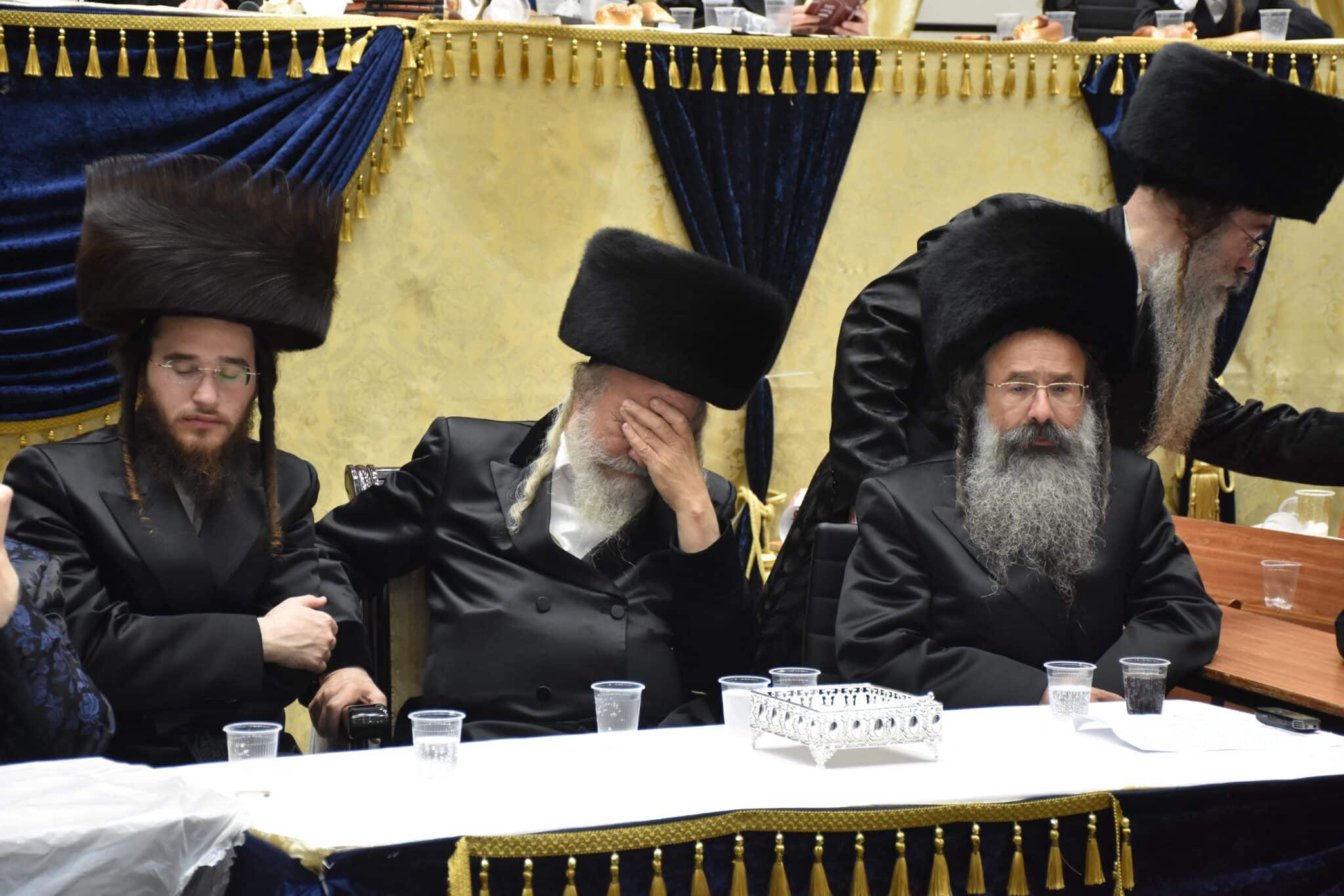 שמחת החתונה בחצרות אשלג ביאלא קומרנא