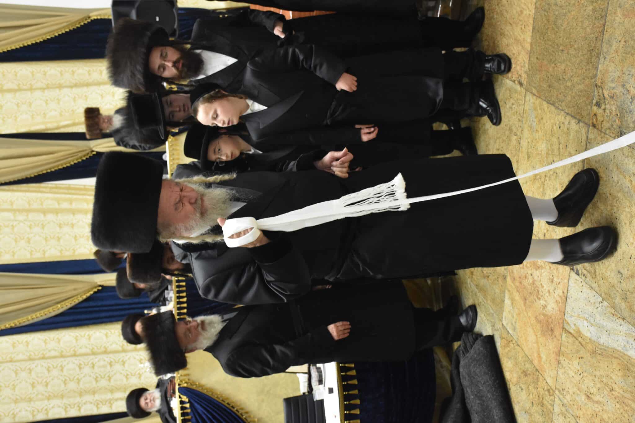 שמחת החתונה בחצרות אשלג ביאלא קומרנא