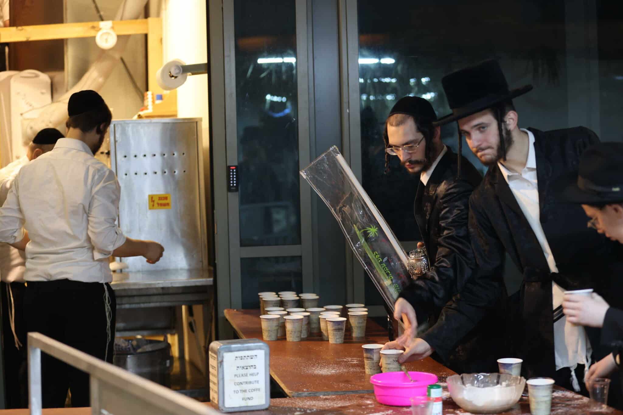 המוני בית ישראל בכותל המערבי • צפו בגלריה