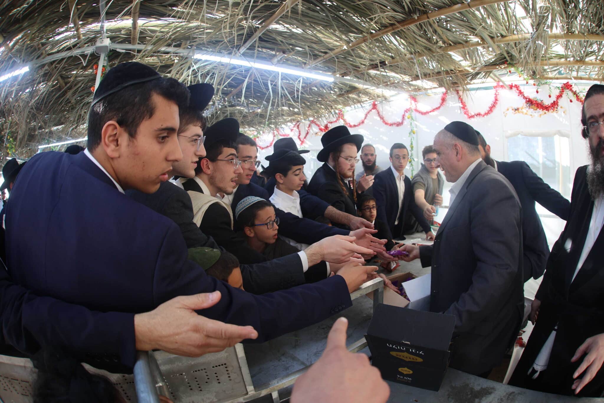 המוני בית ישראל בכותל המערבי • צפו בגלריה