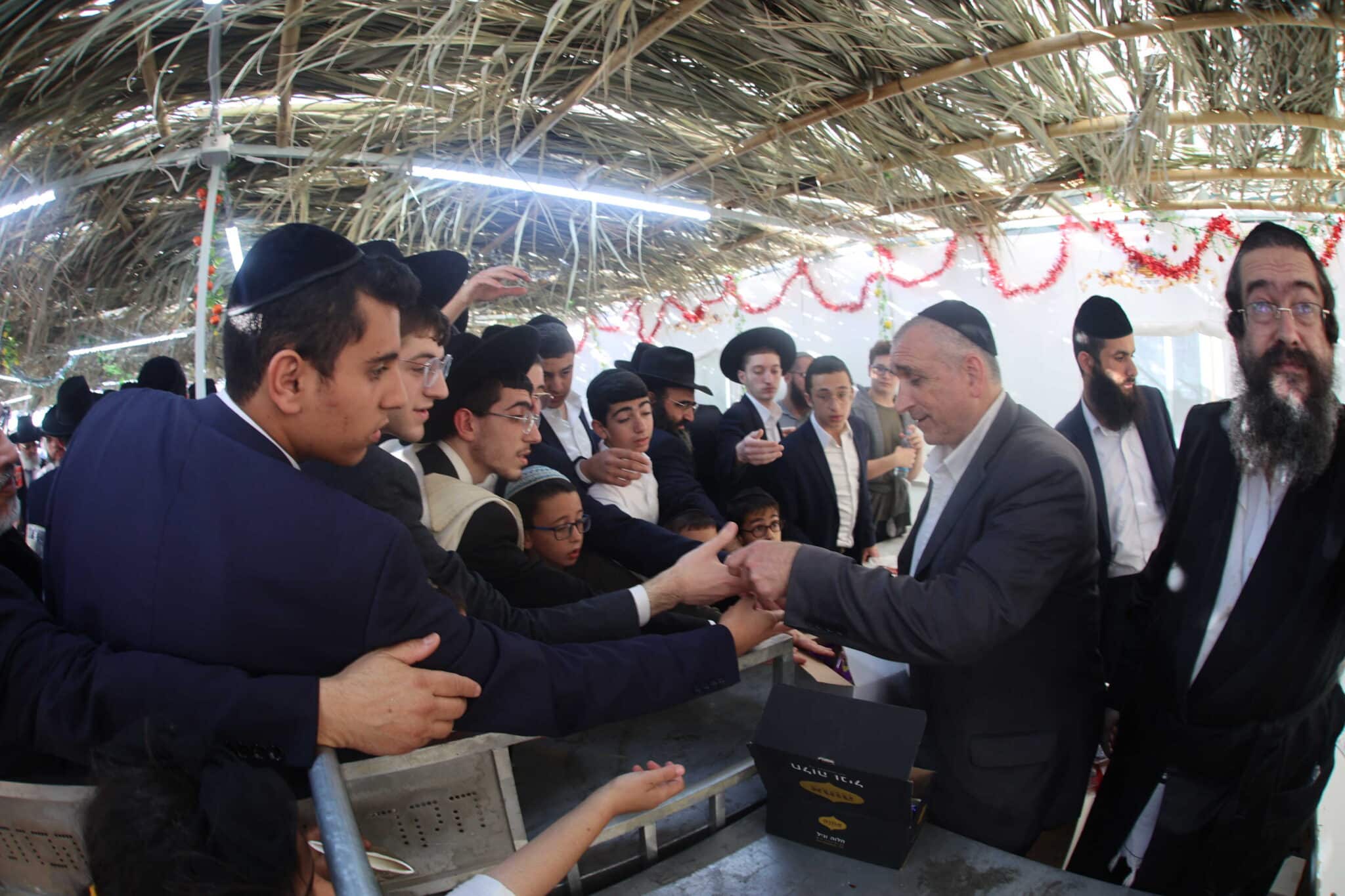 המוני בית ישראל בכותל המערבי • צפו בגלריה