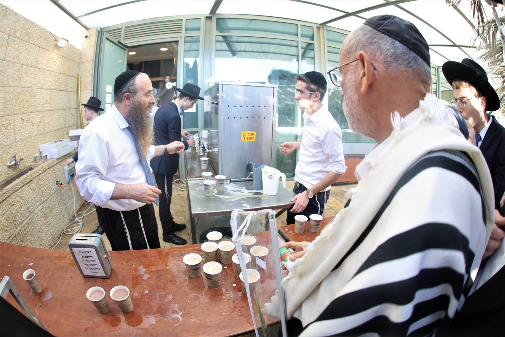 המוני בית ישראל בכותל המערבי • צפו בגלריה