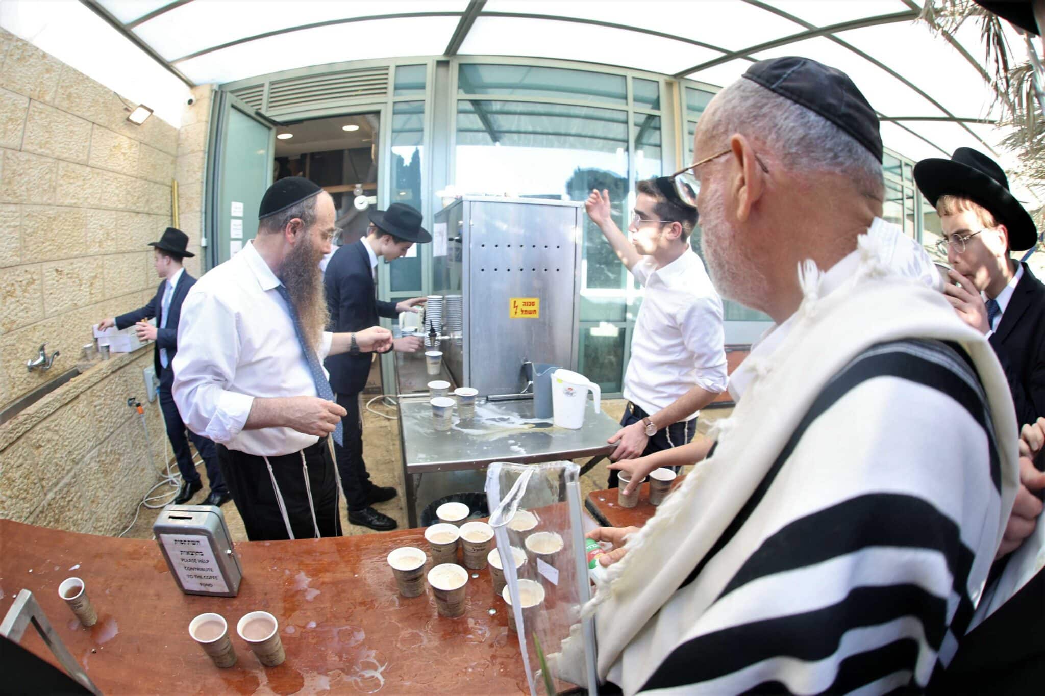 המוני בית ישראל בכותל המערבי • צפו בגלריה