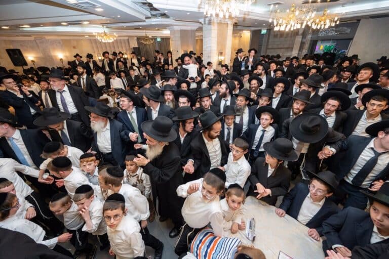 גלריה: כך חגגו פלג הרב פרידמן את שמחת החג