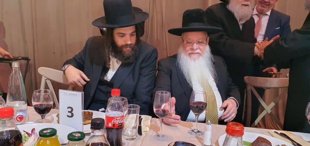 גלריה: רבה של אלעד חיתן את נכדו הראשון