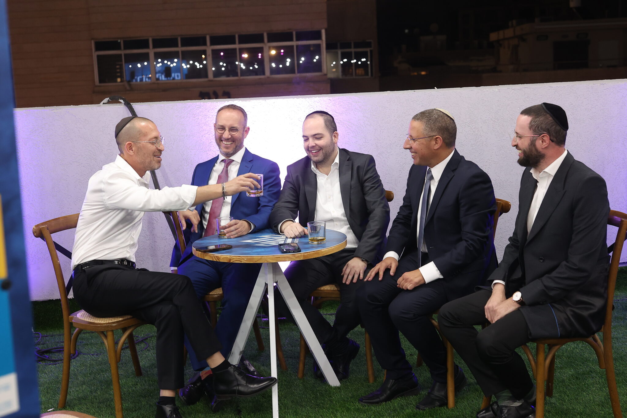 צפו בגלריה: הכנסת ספר תורה למשרד הפרסום גל אורן