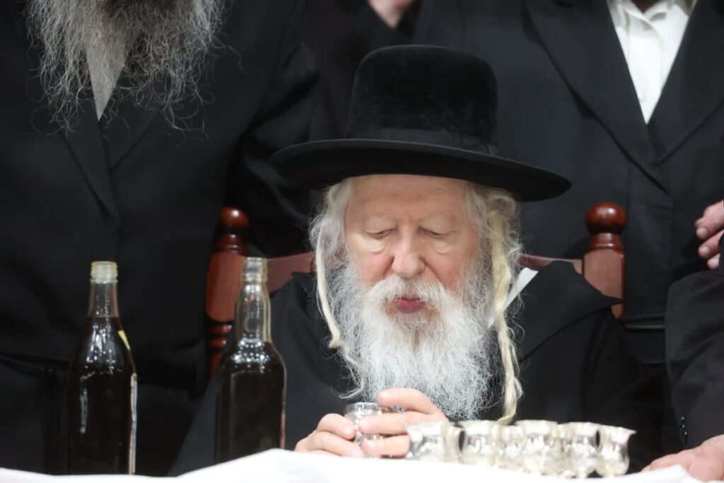 האדמו"ר מגור השתתף בשמחת השבע ברכות לנכד ה"פני מנחם'