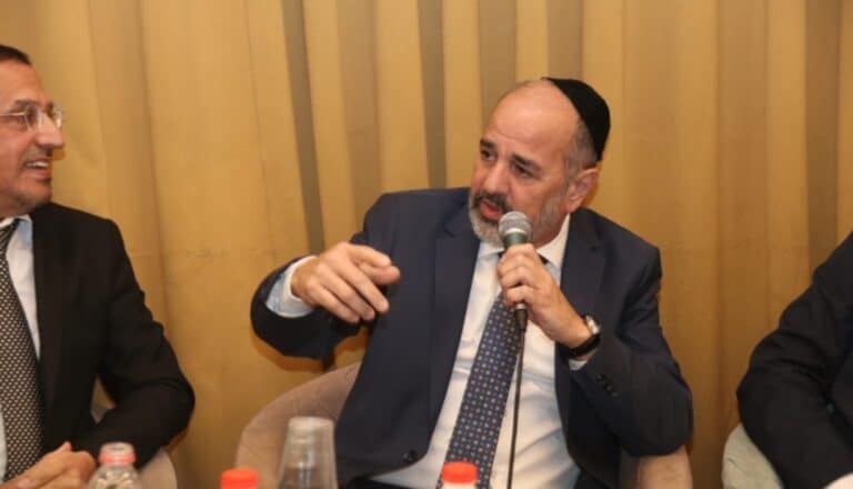 תפוח האדמה הלוהט של שר הדתות הנכנס: עיצומים במועצות הדתיות